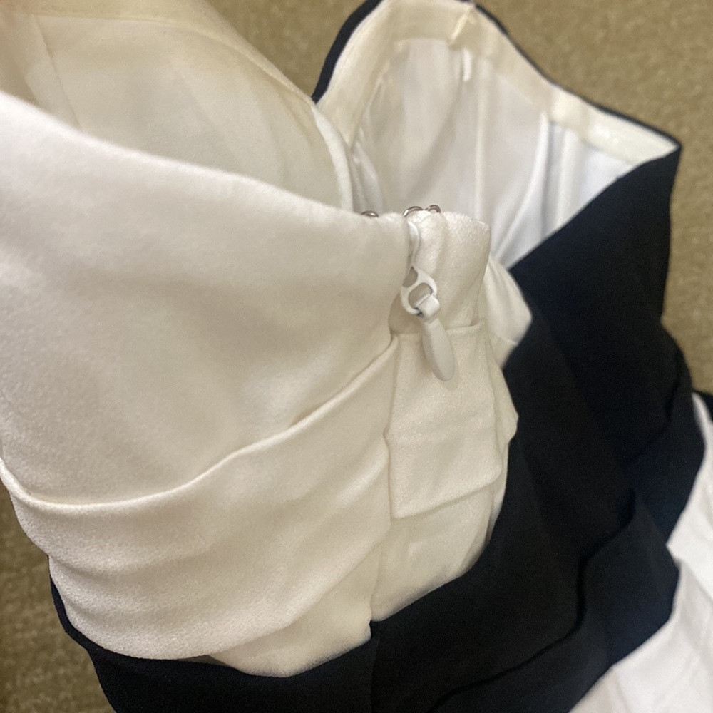 BCBG women’s formal black dress white stripes worn once strapless short size 6 - Picture 7 of 12